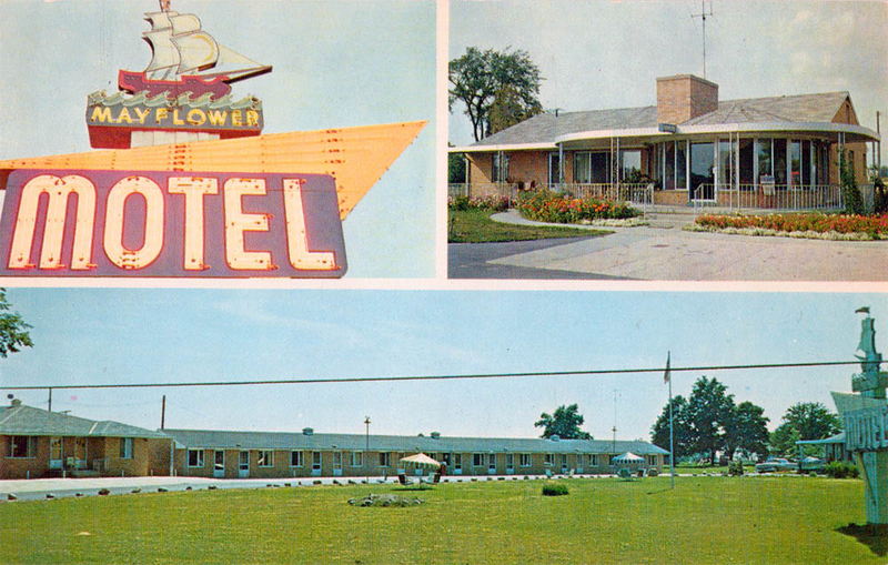Mayflower Motel and Restaurant (Pilgrims Inn) - Postcard